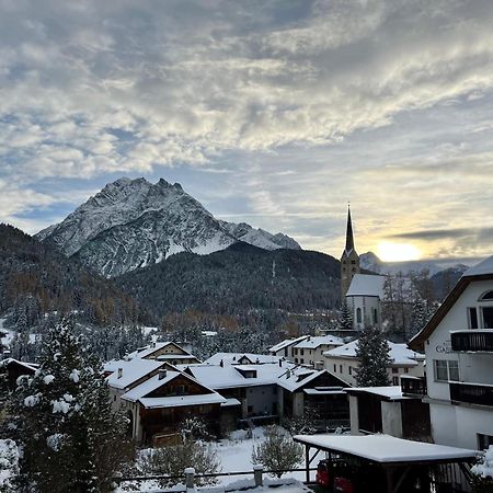 Chasa Stefania Mit Rundum Bergblick Und Garten Villa Scuol Buitenkant foto